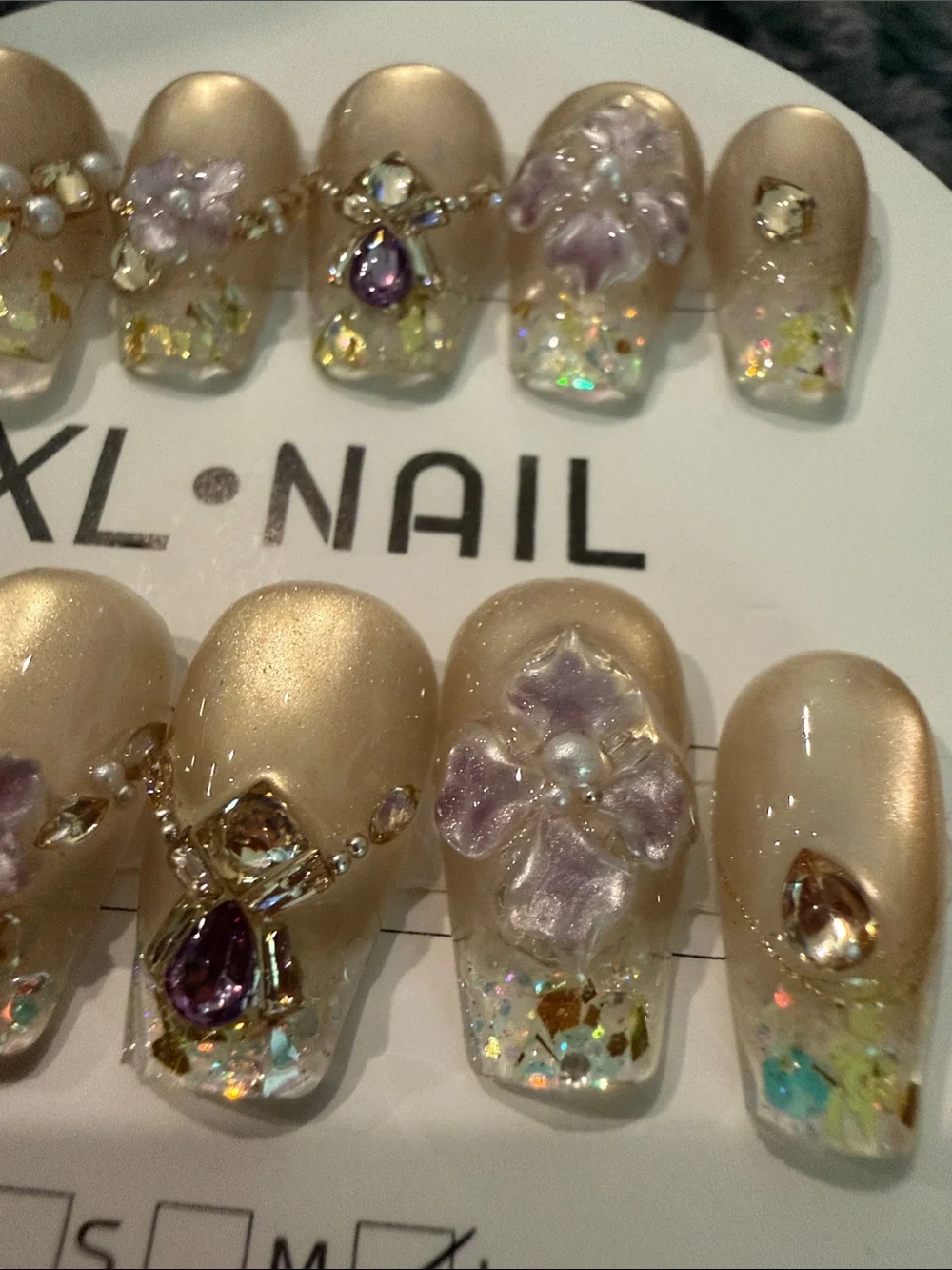 Pearl Beige handmade acrylic Press-On Nail Set with lavender Floral Accents